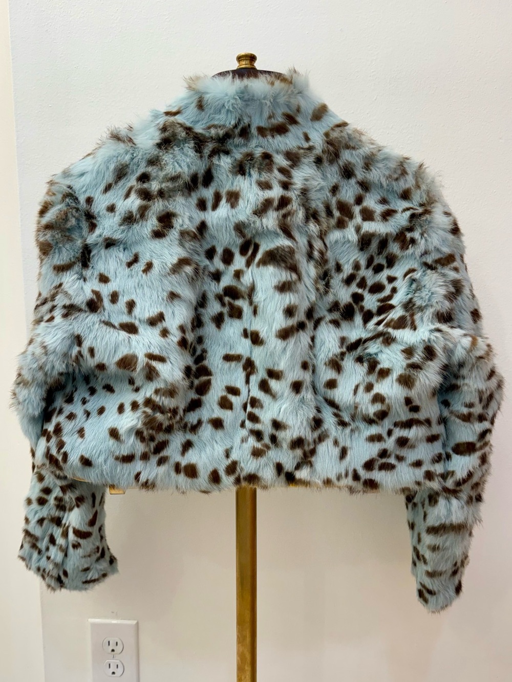 Y2K MAJOR STATEMENT REVUE SEAFOAM & CHOCOLATE BROWN SPOT CROP RABBIT FUR - Picture 2 of 13